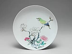 清雍正至乾隆 景德鎮窯粉彩花鳥紋盤|Dish with bird and flowers by Unknown Artist