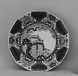 色絵欄干石垣文皿|Dish with Stone Wall by Unknown Artist