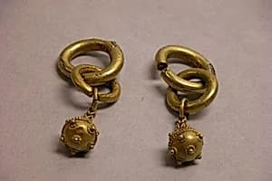 금제 귀걸이 삼국 가야|金製耳飾 三國 伽倻|Earring (one of a pair) by Unknown Artist