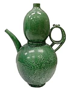 遼 綠釉刻花龍紋壺|Ewer with writhing dragon by Unknown Artist