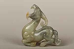东周至西漢玉神獸|Fantastic animal with horn by Unknown Artist