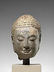 北齊 彩繪塗金石雕佛頭|Head of a Buddha by Unknown Artist