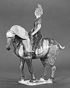 唐 三彩陶騎馬仕女俑|Horse and female rider by Unknown Artist