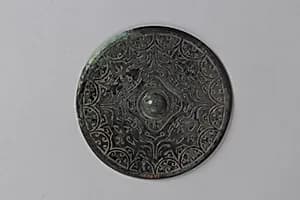 東漢 四葉纹銅鏡|Mirror with quatrefoil design by Unknown Artist