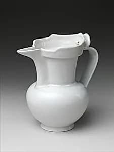 明早期 景德鎮窯白釉暗花僧帽壺|Monk’s cap ewer by Unknown Artist