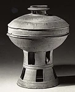 뚜껑 있는 굽다리 접시 삼국 신라|有蓋高杯 	三國 新羅|Pedestal dish with cover by Unknown Artist
