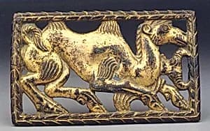 鎏金駝紋青銅飾板|Plaque with Bactrian Camel by Unknown Artist