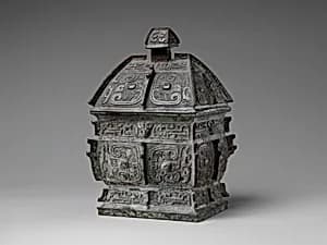 西周 青銅方彜|Rectangular wine container (fangyi) by Unknown Artist