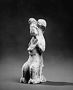 唐 陶持琵琶樂伎女俑|Seated female musician with lute by Unknown Artist