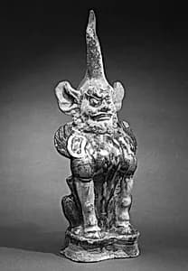 唐 三彩陶鎭墓獸|Tomb guardian beast (Zhenmushou) by Unknown Artist