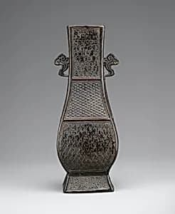宋/元 铜锦纹如意雲耳方壺|Vase by Unknown Artist