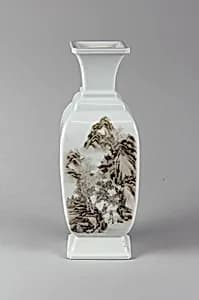 清雍正 景德鎮窯墨彩山水瓶|Vase with landscape by Unknown Artist