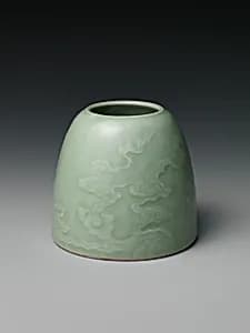 清康熙 景德鎮窯豆青釉雲紋水盛|Water jar with clouds by Unknown Artist