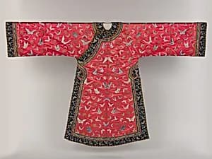 清晚期 刺繡百蝶紋氅衣|Woman’s robe with butterflies by Unknown Artist