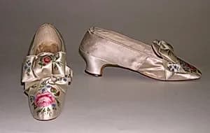 Accessory set by Unknown Artist