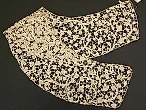 Collar by Unknown Artist