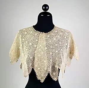 Collar by Unknown Artist
