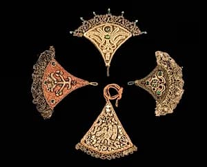 Hair accessory by Unknown Artist