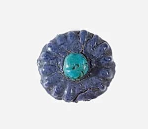 Daisy Bead by Unknown Artist
