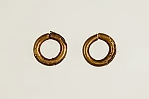 Pair of Earrings (with 16.10.310) by Unknown Artist