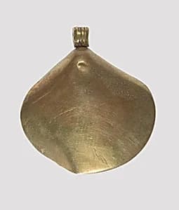 Pendant imitating a shell by Unknown Artist