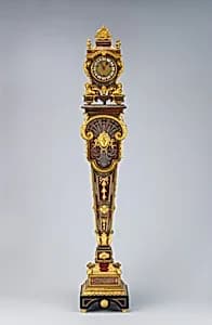 Clock with pedestal