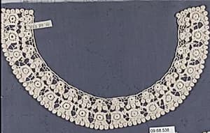 Collar lace by Unknown Artist