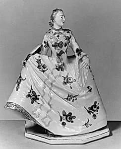 Crinoline lady by Nymphenburg Porcelain Manufactory|Johann Paul Rupert Härtl