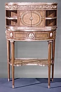 Desk (bonheur du jour)