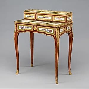 Desk (bonheur du jour)