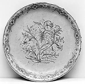Dish on a low foot by Jean-Baptiste Guillibaud