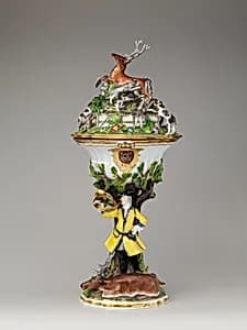Hunting cup with cover by Johann Joachim Kändler|Meissen Manufactory