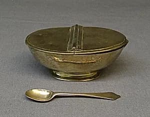 Incense boat and spoon by Benjamin Pyne