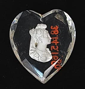 Medallion by Désprez