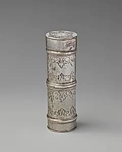 Miniature nutmeg grater by H.V., London|Alexander Hudson