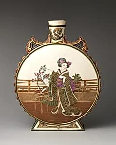 Moon flask with Japanese woman by Worcester factory