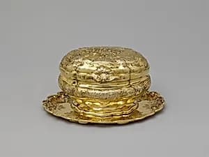 Oval box with cover by Gottlieb Satzger