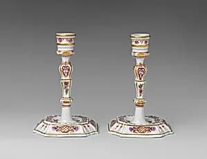 Pair of candlesticks by Vienna|Claudius Innocentius Du Paquier period