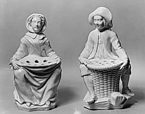 Pair of flower sellers by Saint-Cloud factory