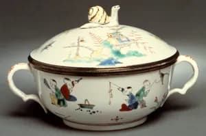 Porringer with cover (Écuelle)