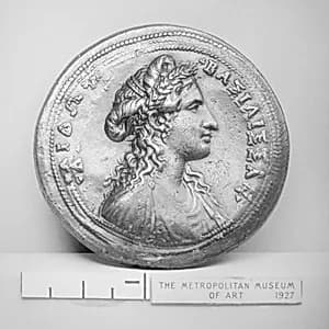 Queen Dido by Giovanni del Cavino