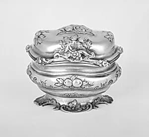 Small oval box by Johann Christian Neuss
