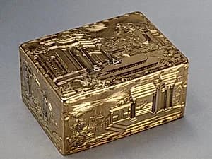 Snuffbox by Louis Charonnat