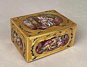Snuffbox