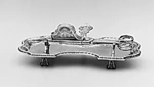 Snuffers and tray by Jean-Guillaume Vealle