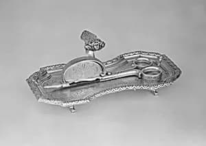 Snuffers tray with snuffers by John White|Paul de Lamerie