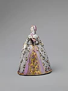 Standing woman by Imperial Porcelain Manufactory 