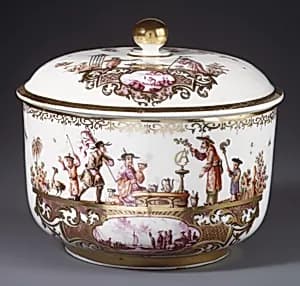 Sugar bowl with cover by Meissen Manufactory