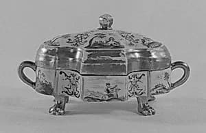 Sugar box with cover by Vienna|Claudius Innocentius Du Paquier period