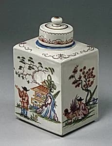 Tea caddy with cover by Vienna|Claudius Innocentius Du Paquier period